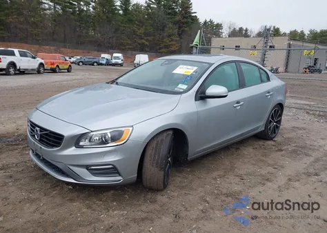 2017 Volvo S60 T5 Dynamic z USA, uszkodzony, nr VIN YV140MTL2H2431612